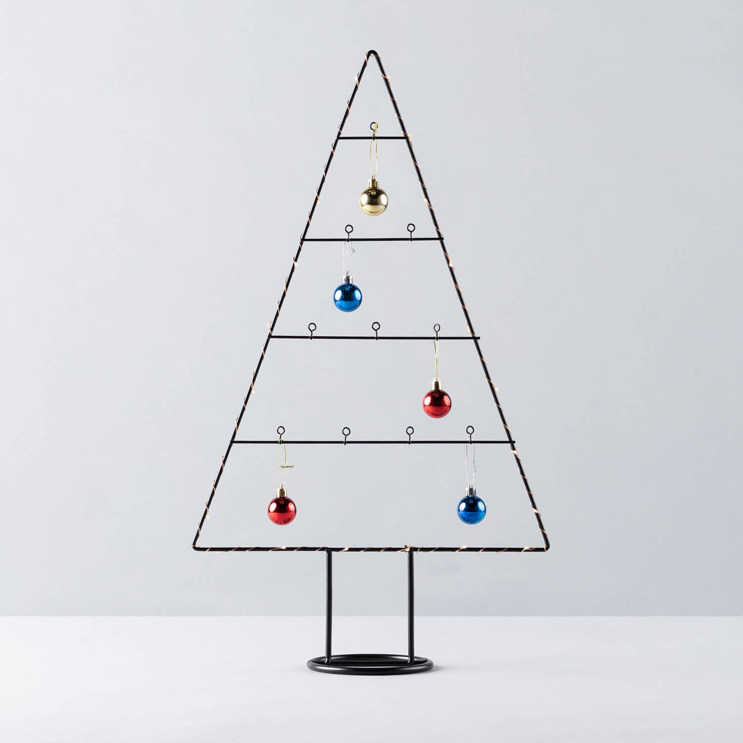 Weihnachtsbaum mit LED-Lichtern aus Metall Neem, Galeriebild 1