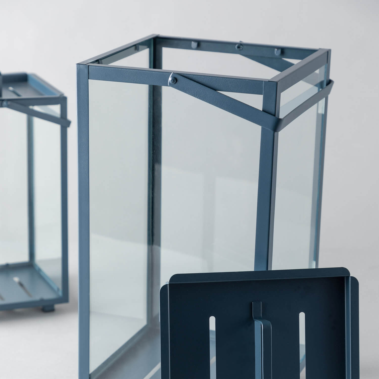 Kerzerzenhalter 2er Set aus Metal und Glas Eiri, Galeriebild 2