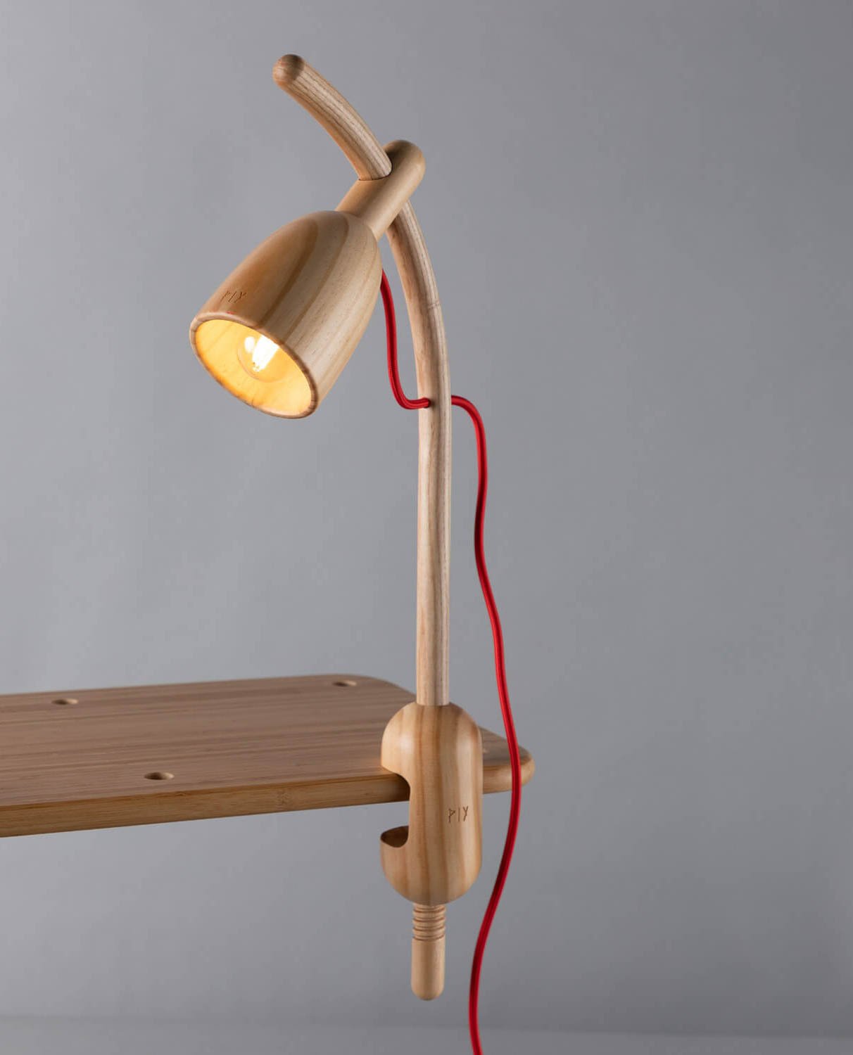 Tischlampe mit Holzklammer Piy, Galeriebild 2