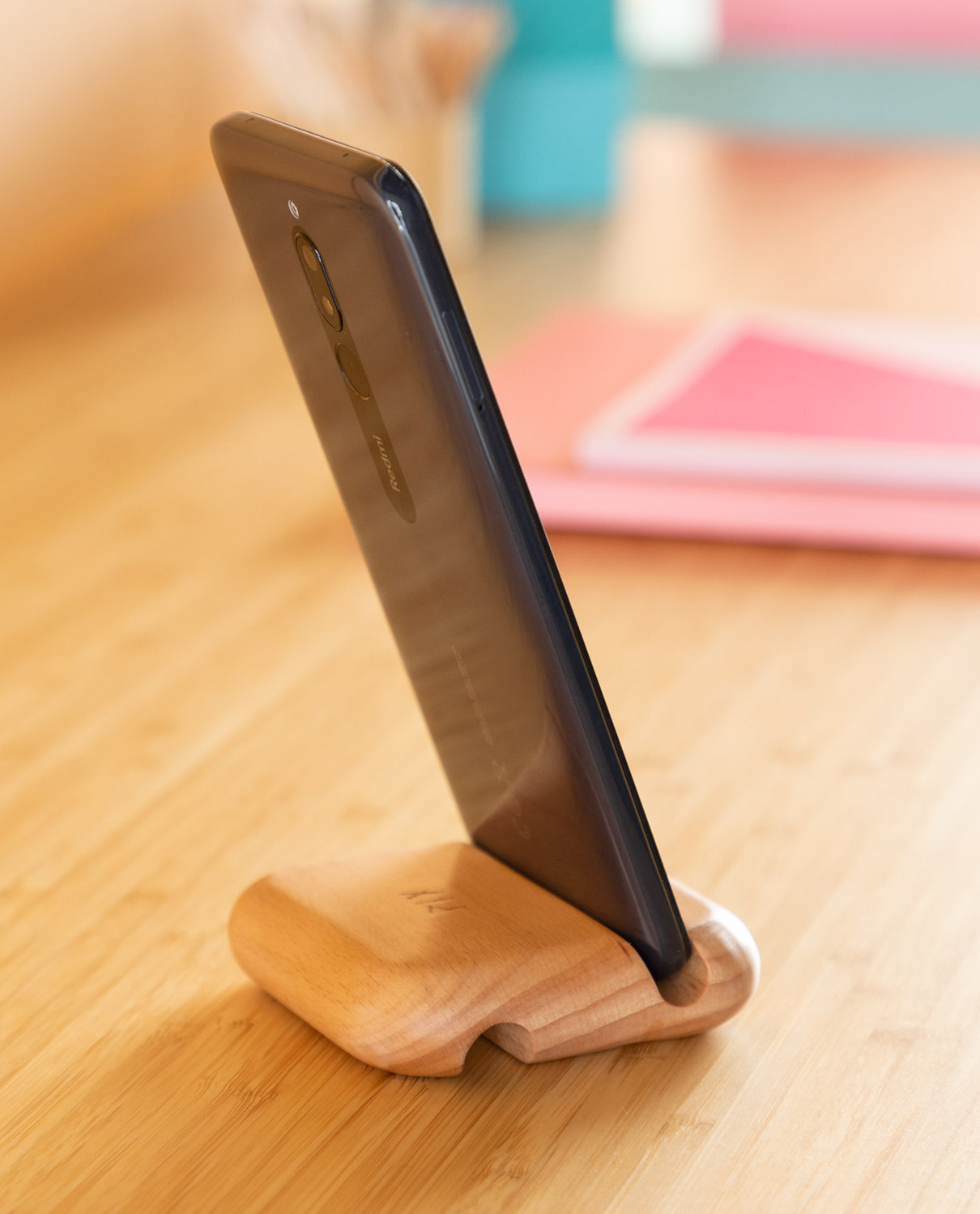 Handy/Tablet-Halter aus Holz Piy , Galeriebild 2