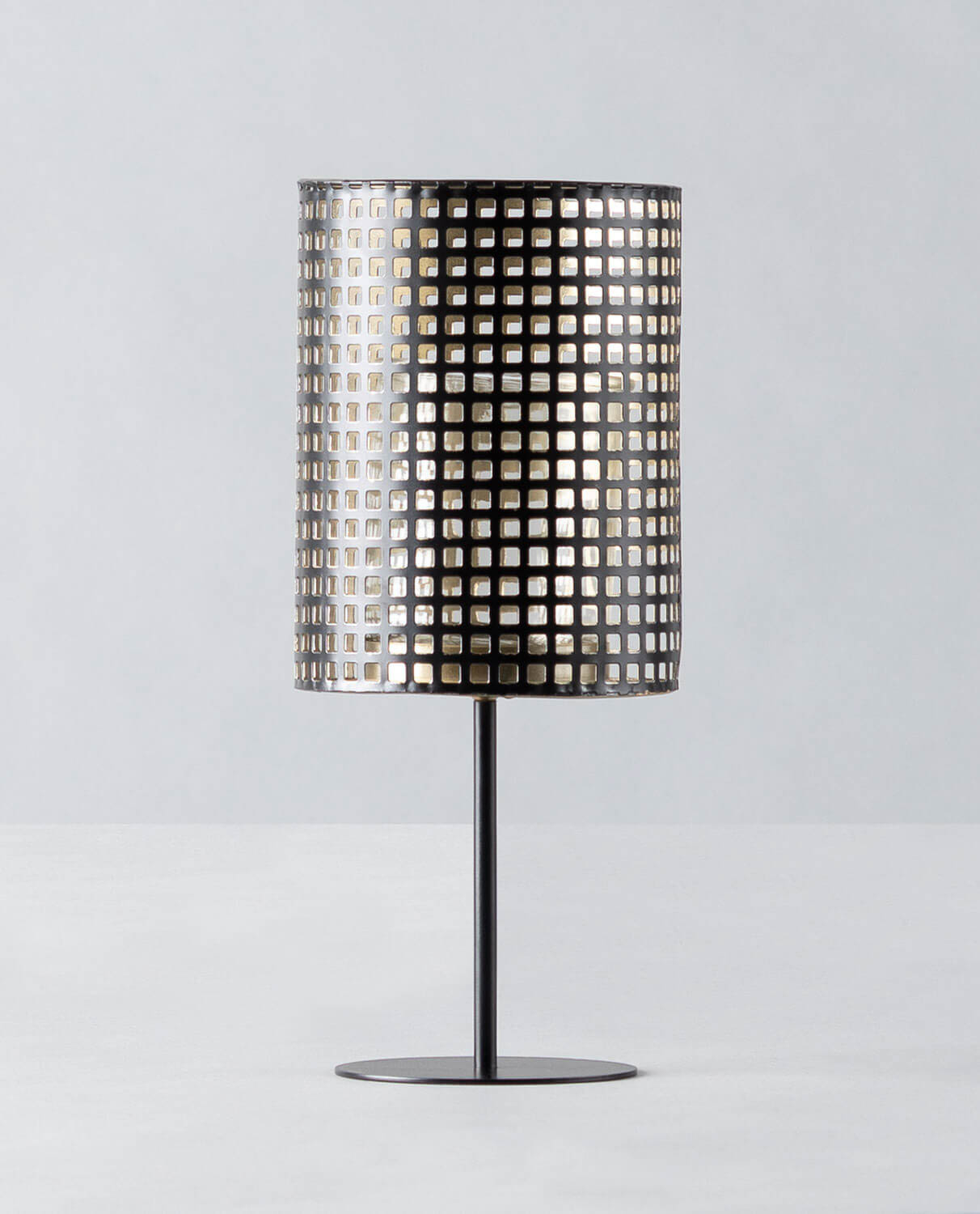 Kerzenhalter Kelchform aus Metall Kon, Galeriebild 1