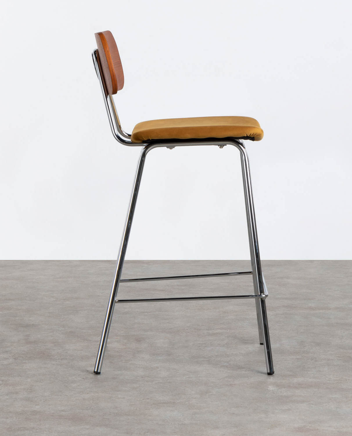 Barhocker aus Samt und dunklem Holz Tallor (67 cm), Galeriebild 2