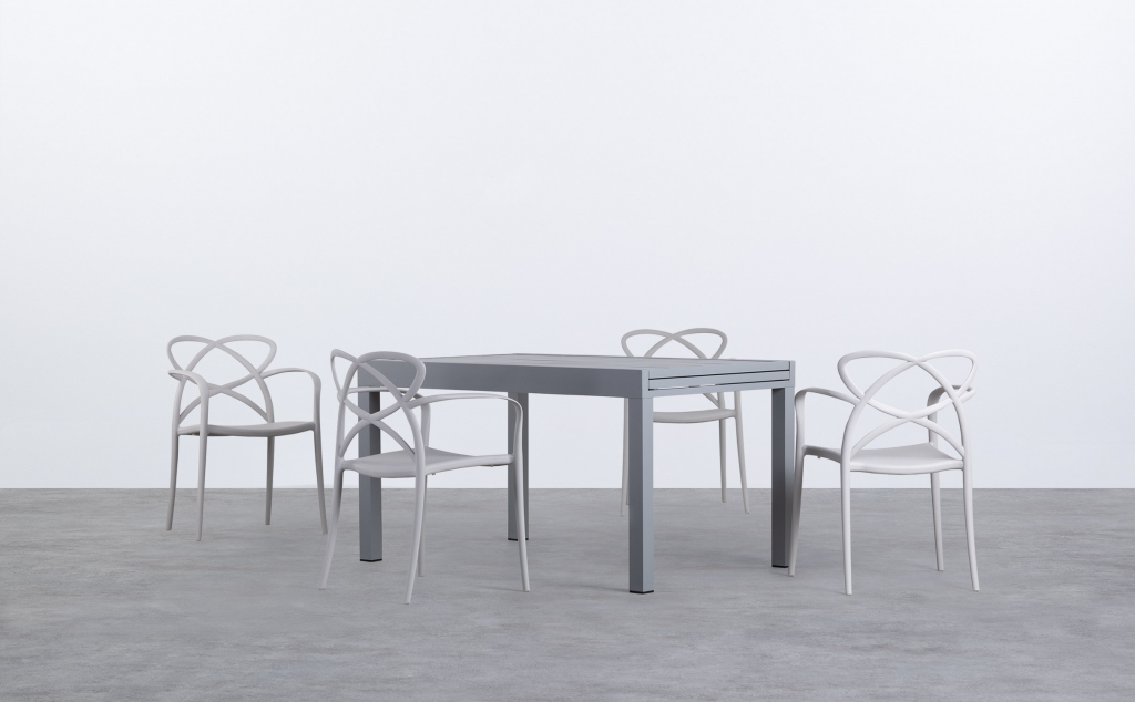 Ausziehbarer Aluminiumtisch Paradise und 4 Stühle aus Polypropylen für den Außenbereich Cielo