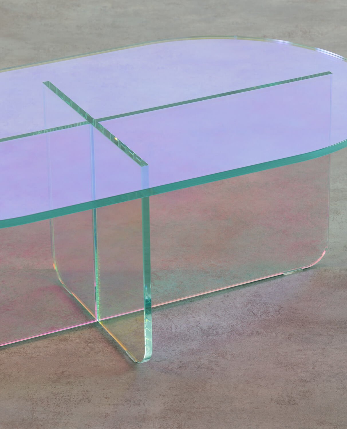 Ovaler Couchtisch Schillerndem aus gehärtetem Glas (90x50 cm) Iris, Galeriebild 6