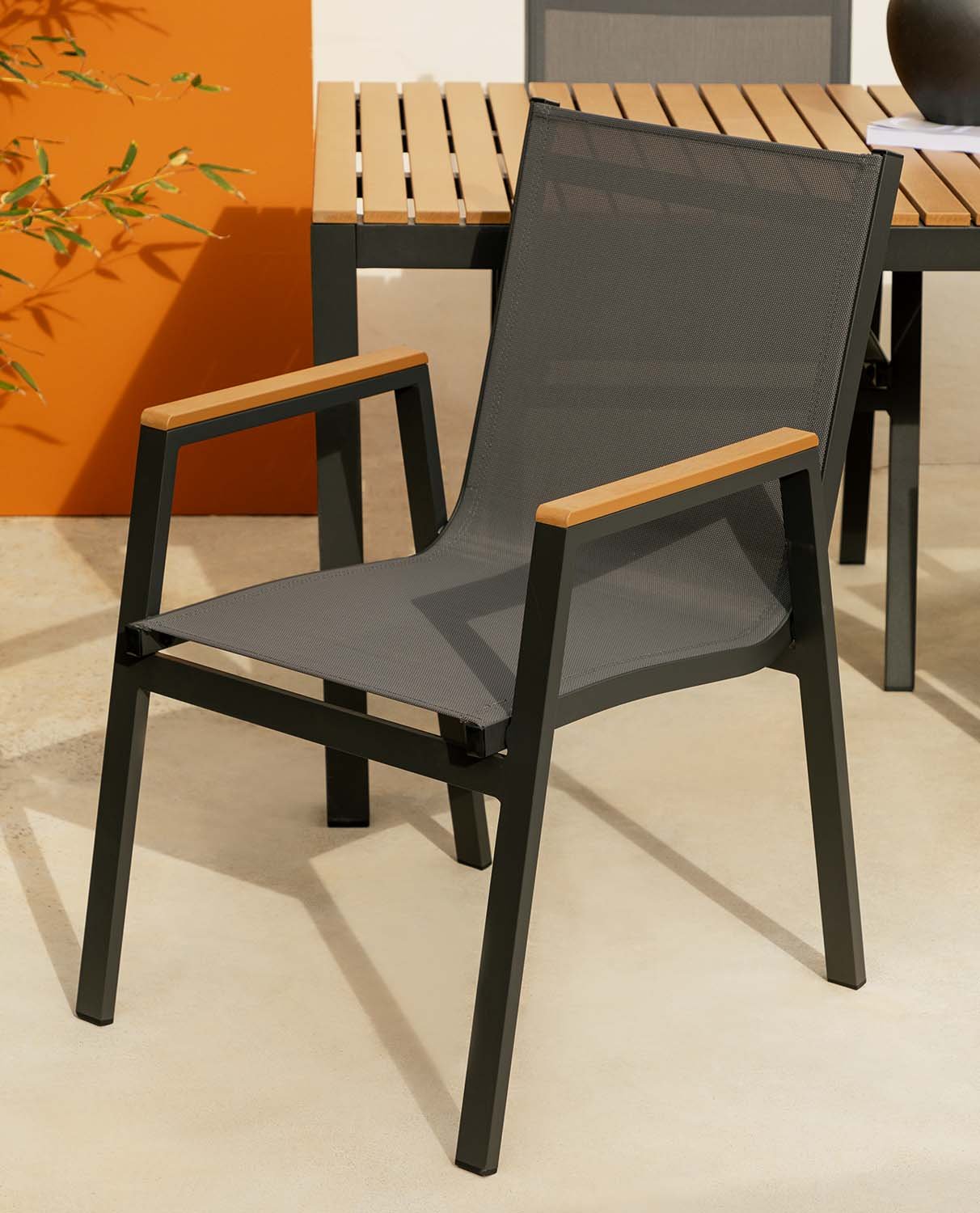 Korce Aluminium Stuhl für den Außenbereich, Galeriebild 2