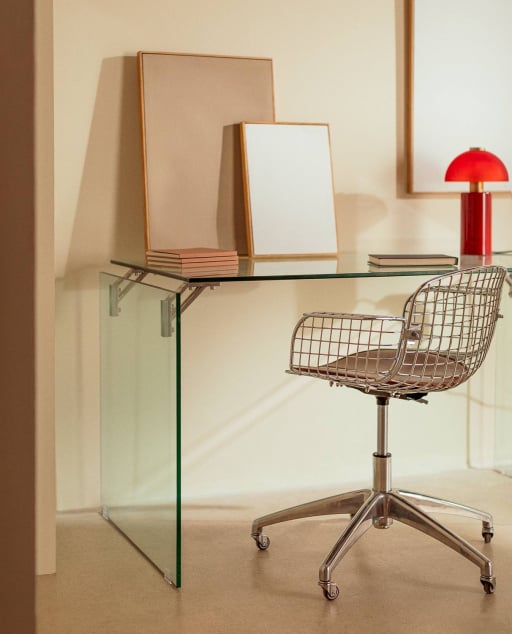 Schreibtisch aus gehärtetem Glas Arey und Schreibtischstuhl mit niedriger Rückenlehne im Vintage-Stil Aras