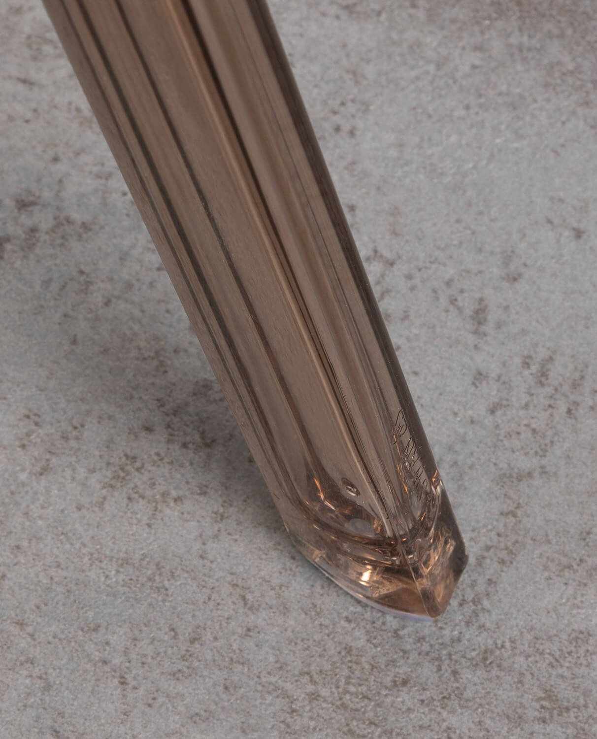 Ovaler Esstisch aus Glas (200x90 cm) Kolu und 4 Stühle aus Polycarbonat Imatra, Galeriebild 8