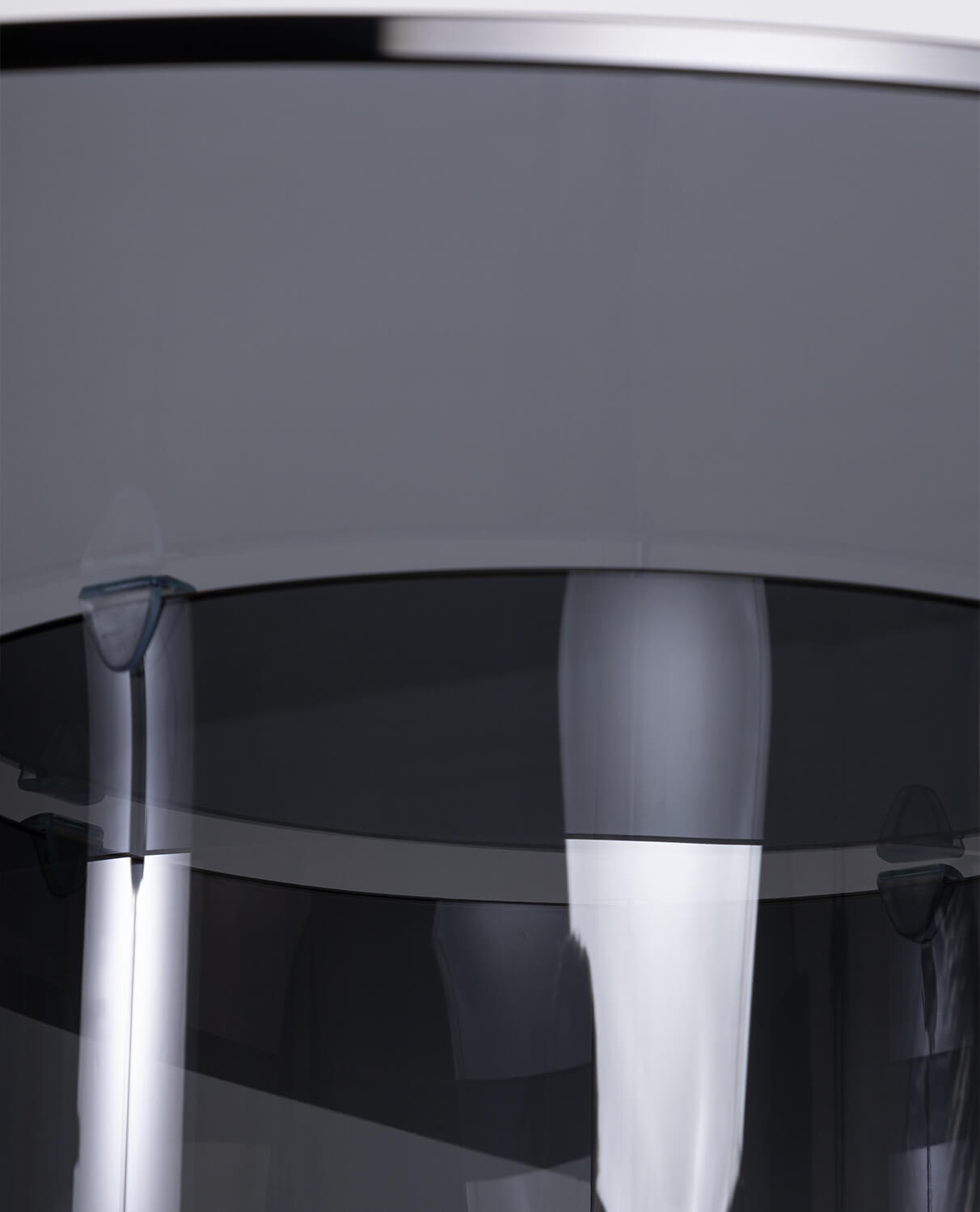 Ovaler Esstisch aus Gehärtetem Glas Kolu und 4 Stühle aus Holz und Stoff Cuba, Galeriebild 10