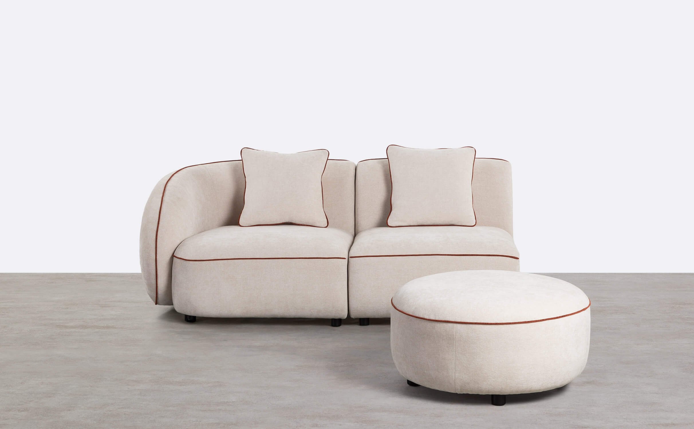 Modulares zweiteiliges Ecksofa mit Ilham-Stoffsessel und Puff, Galeriebild 1