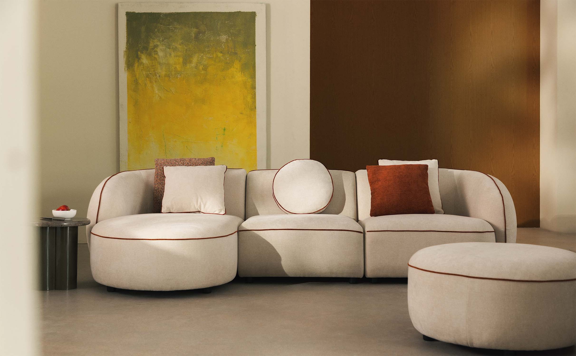 Modulare 3-Teilige Chaiselongue-Sofa mit Ecksofa und rundem Sitzkissen aus Ilham-Stoff, Galeriebild 1
