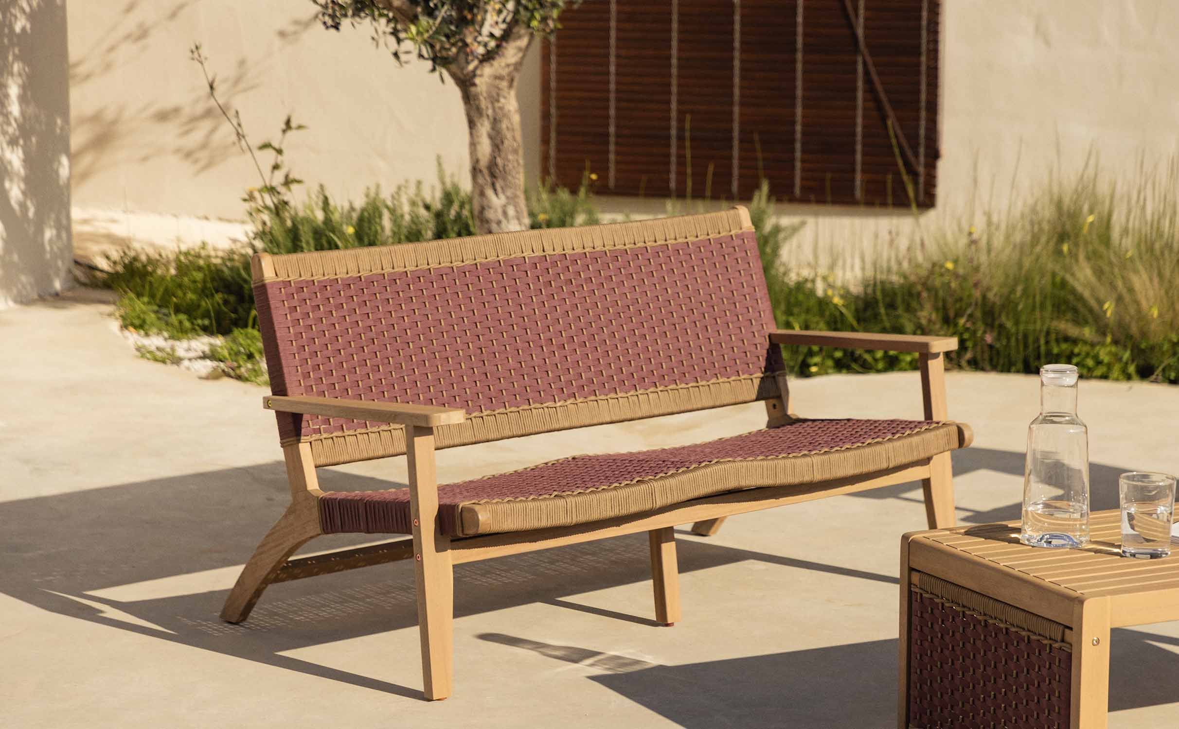 2-Sitzer-Gartensofa aus Akazienholz und Mirle-Seil , Galeriebild 1