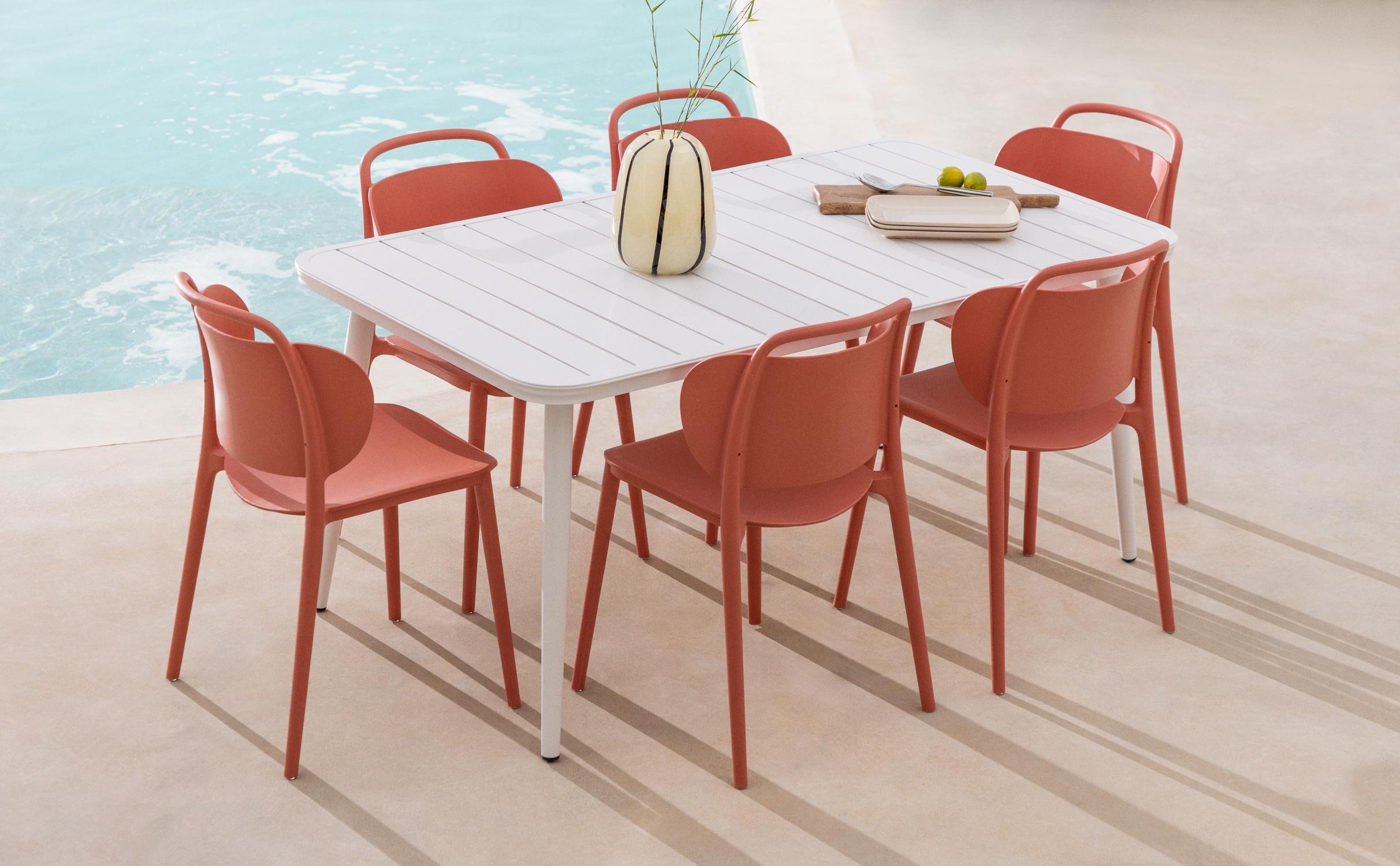 Rechteckiges Tischset Cancun aus Aluminium und 6 Kole-Stühle aus Polypropylen für den Außenbereich, Galeriebild 1