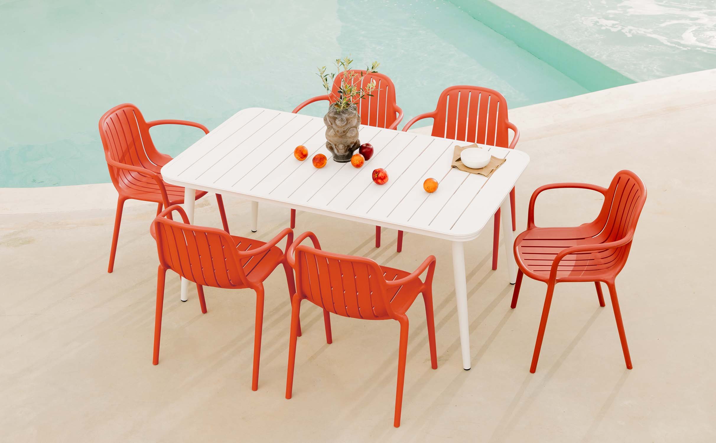 Rechteckiges Tischset aus Aluminium und 6 Outdoor-Stühle aus Polypropylen der Marke Cancun, Galeriebild 1