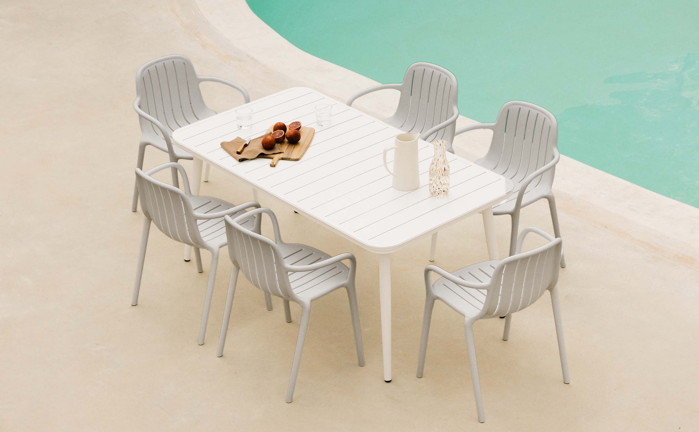 Rechteckiges Tischset aus Aluminium und 6 Outdoor-Stühle aus Polypropylen der Marke Cancun, Galeriebild 1