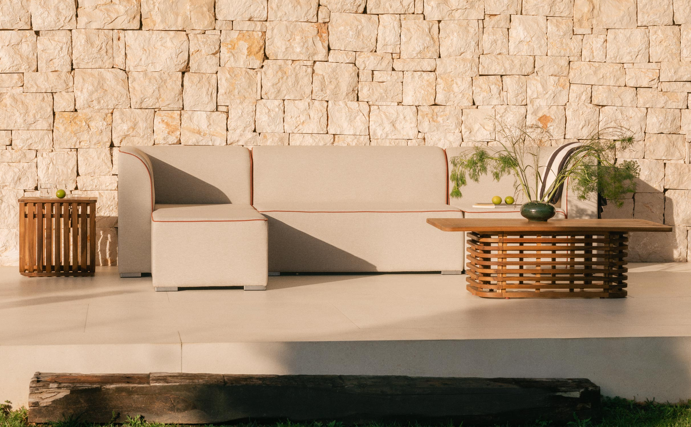 Modulares Gartensofa, 3-teilig mit 2 Ecken und 2-Sitzer-Sofa mit Lagos-Stoffbezug, Galeriebild 1