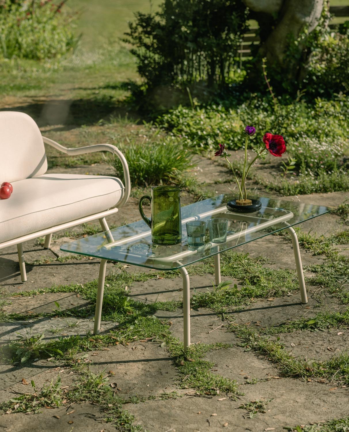 Rechteckiger Couchtisch aus Metall und gehärtetem Glas (120x56 cm) Xoan, Galeriebild 2