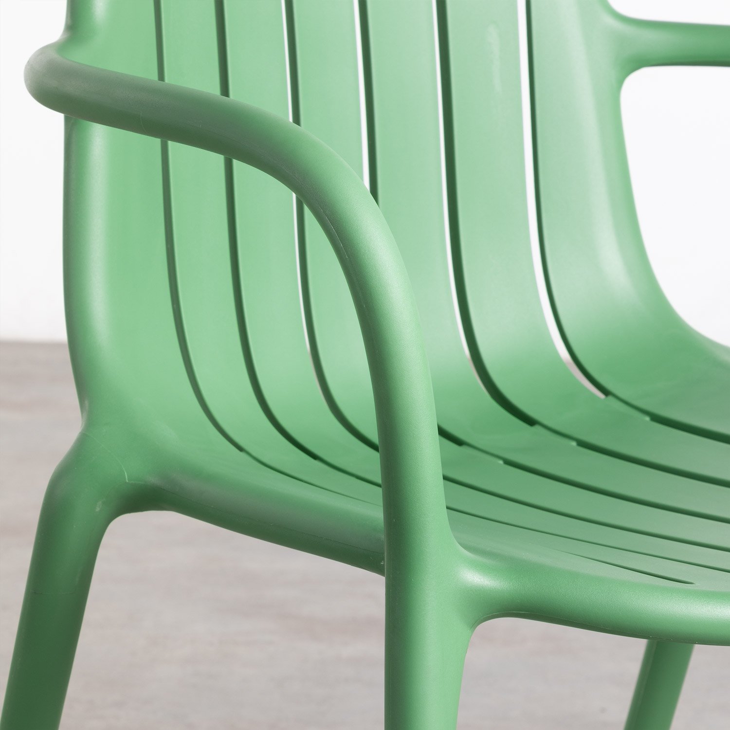 Rechteckiges Tischset aus Aluminium und 6 Outdoor-Stühle aus Polypropylen der Marke Cancun, Galeriebild 2