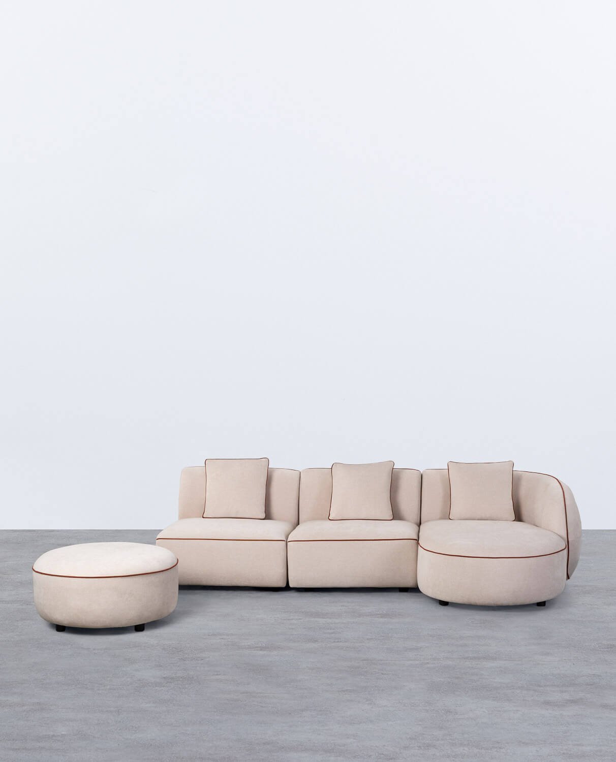 Modulares 3-teiliges Chaiselongue-Sofa mit 2 Sesseln und rundem Ilham-Stoffhocker