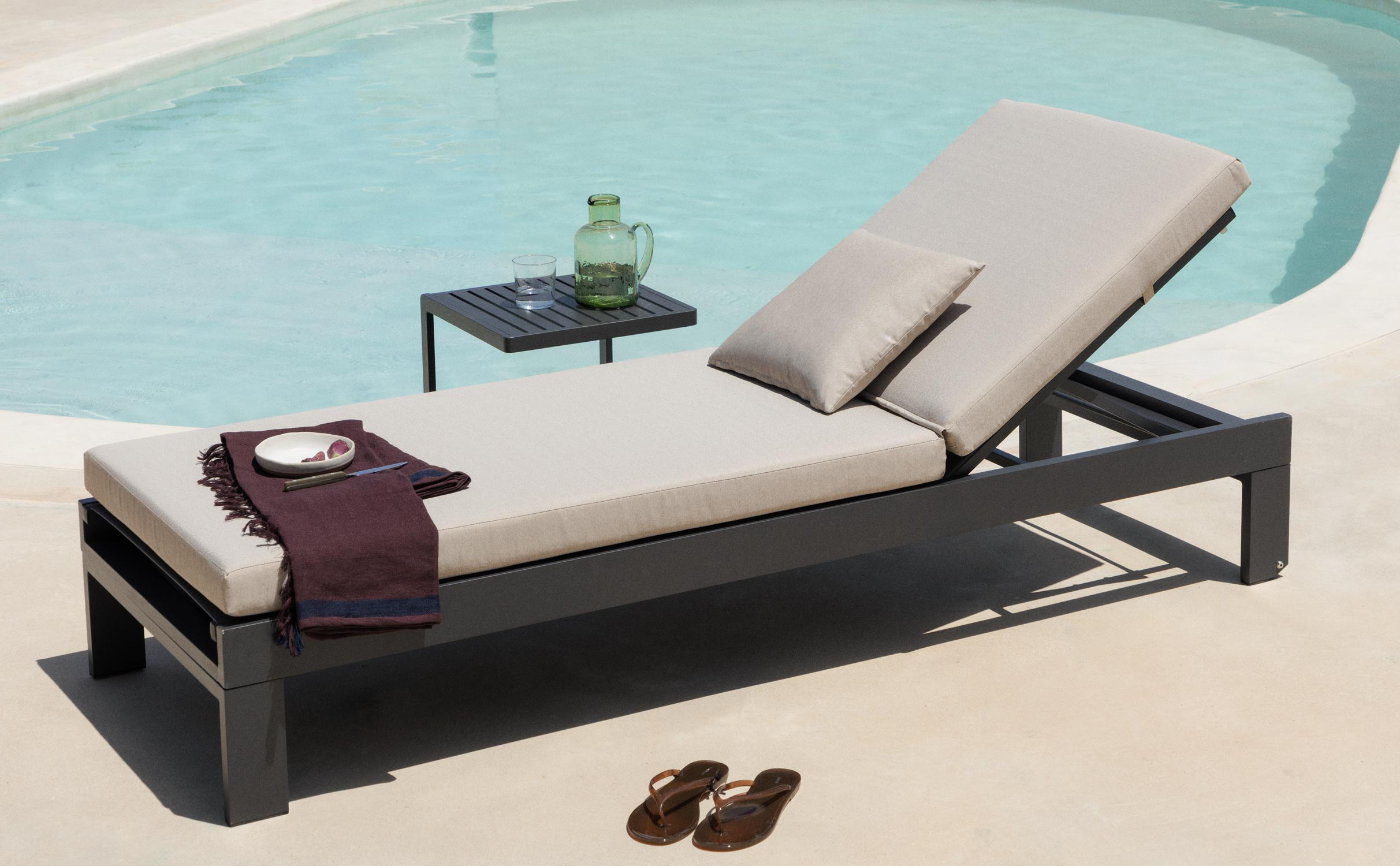 Sonnenliege mit abnehmbarem Kissen und quadratischem Kissen New Kreta, Galeriebild 1