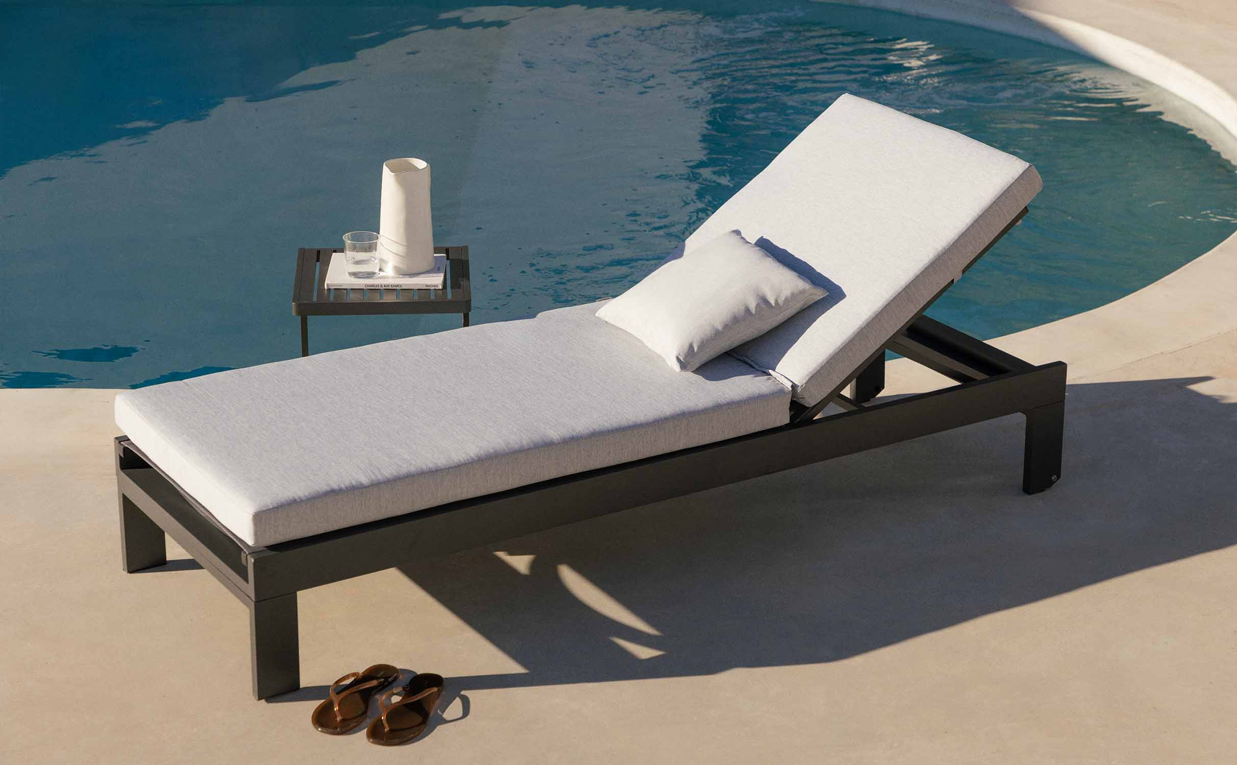 Sonnenliege mit abnehmbarem Kissen und quadratischem Kissen New Kreta, Galeriebild 1