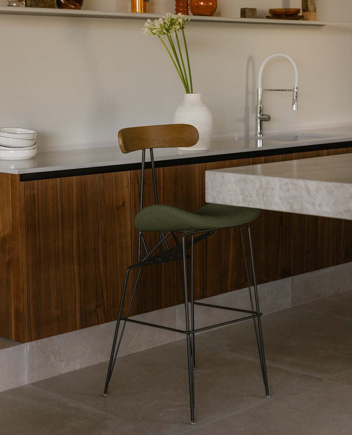 Hoher Hocker aus Stoff und Holz (76,5 cm) Brunela, Galeriebild 2