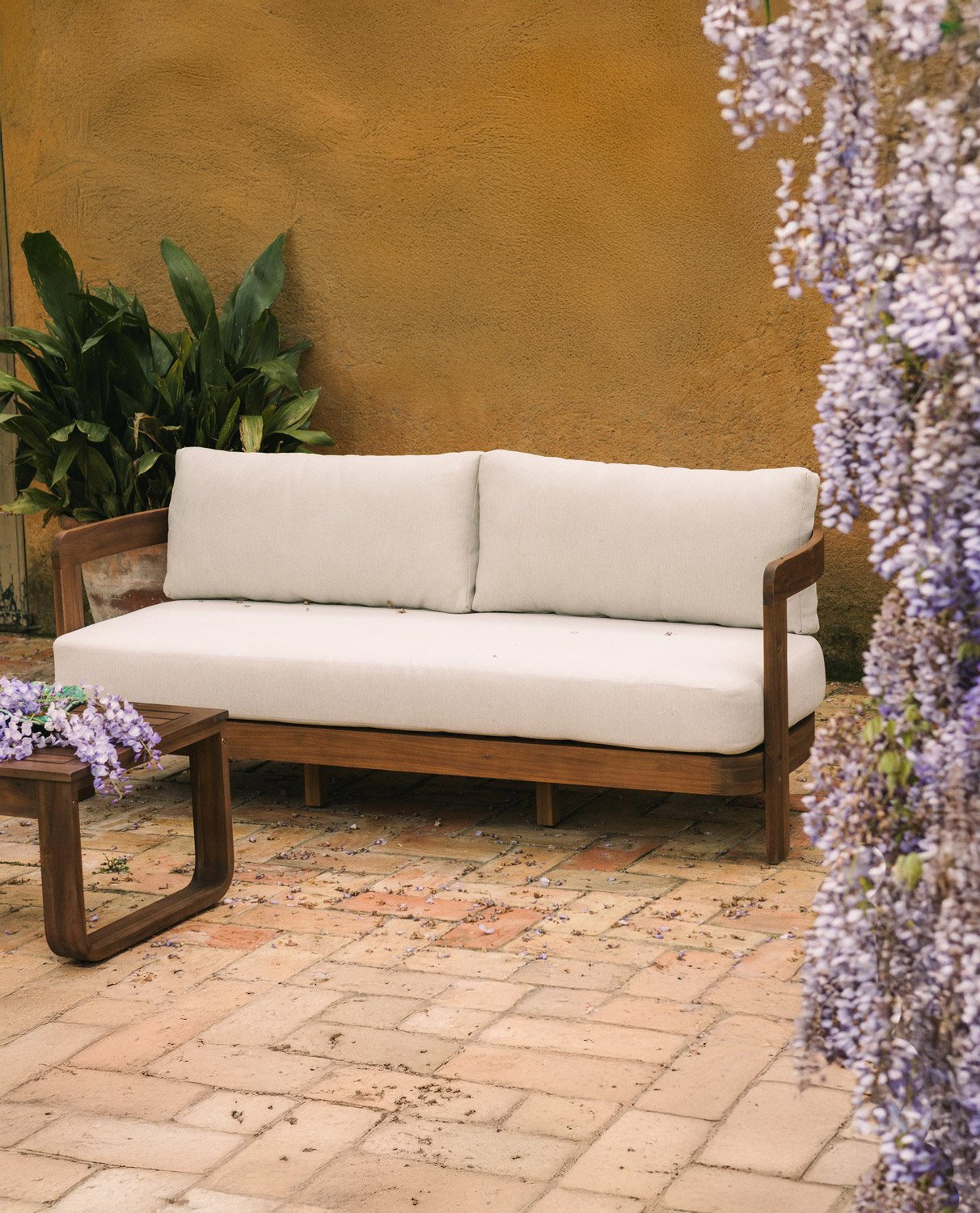 3-Sitzer-Gartensofa aus Akazienholz und Moad-Stoff, Galeriebild 2
