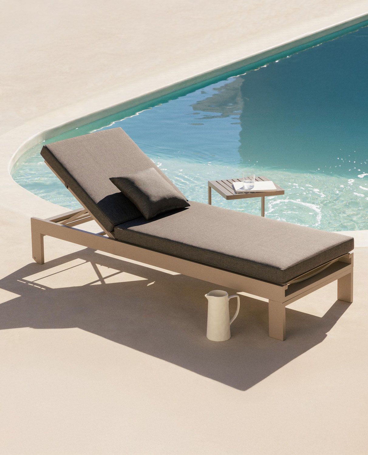 Sonnenliege mit abnehmbarem Kissen und quadratischem Kissen New Kreta, Galeriebild 2