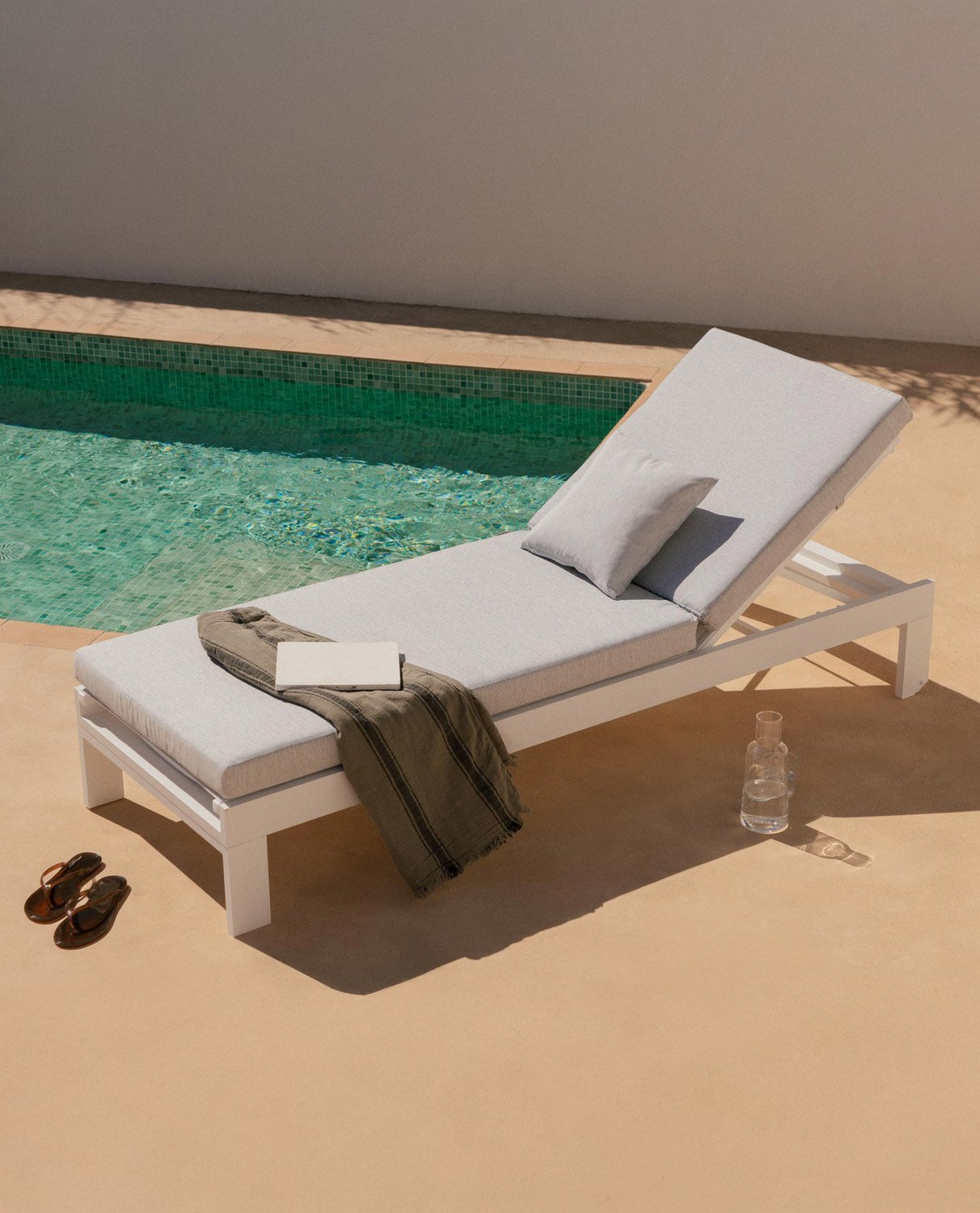 Sonnenliege mit abnehmbarem Kissen und quadratischem Kissen New Kreta, Galeriebild 2