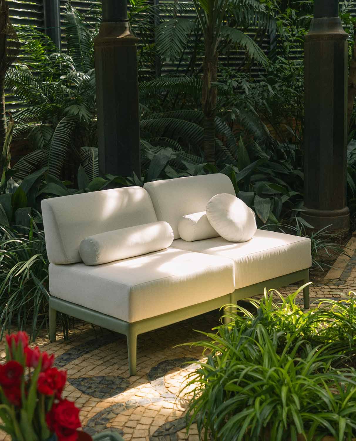 2-Sitzer-Gartensofa aus Polypropylen mit Meivy-Kissen, Galeriebild 2