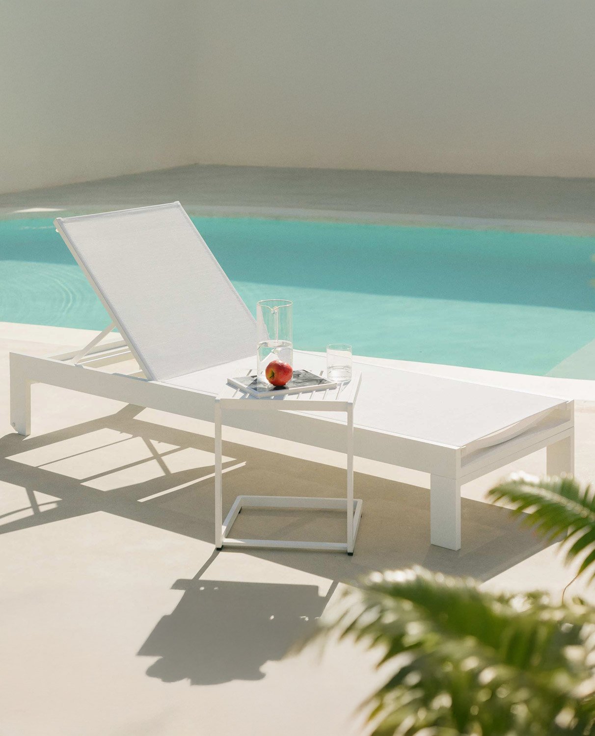 Aluminium Sonnenliege und Beistelltisch Neu Kreta, Galeriebild 2