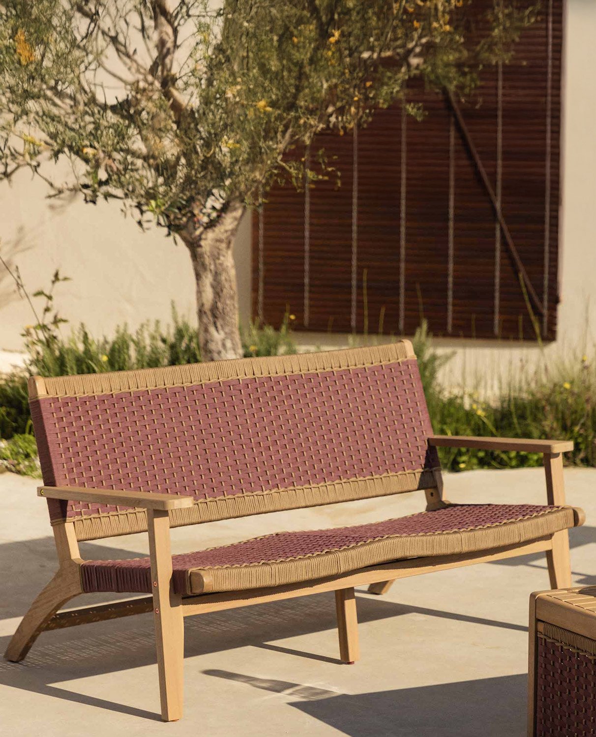 2-Sitzer-Gartensofa aus Akazienholz und Mirle-Seil , Galeriebild 2