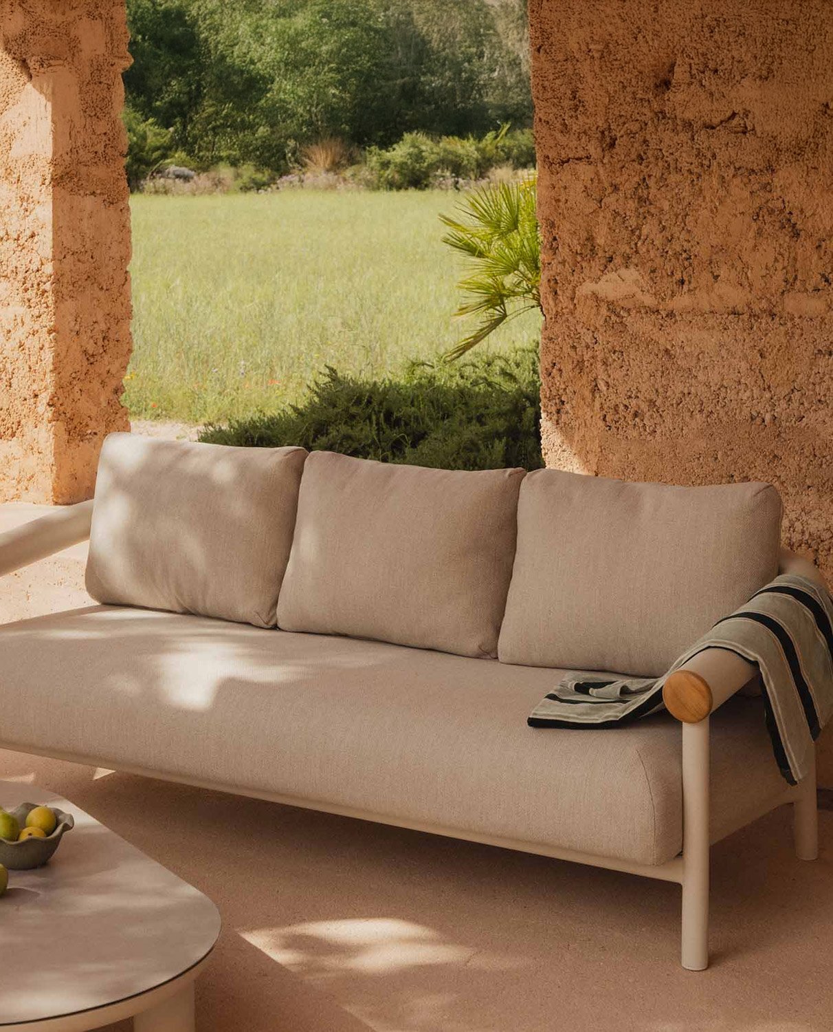 3-Sitzer-Gartensofa aus Aluminium mit Cheryl-Kissen, Galeriebild 2