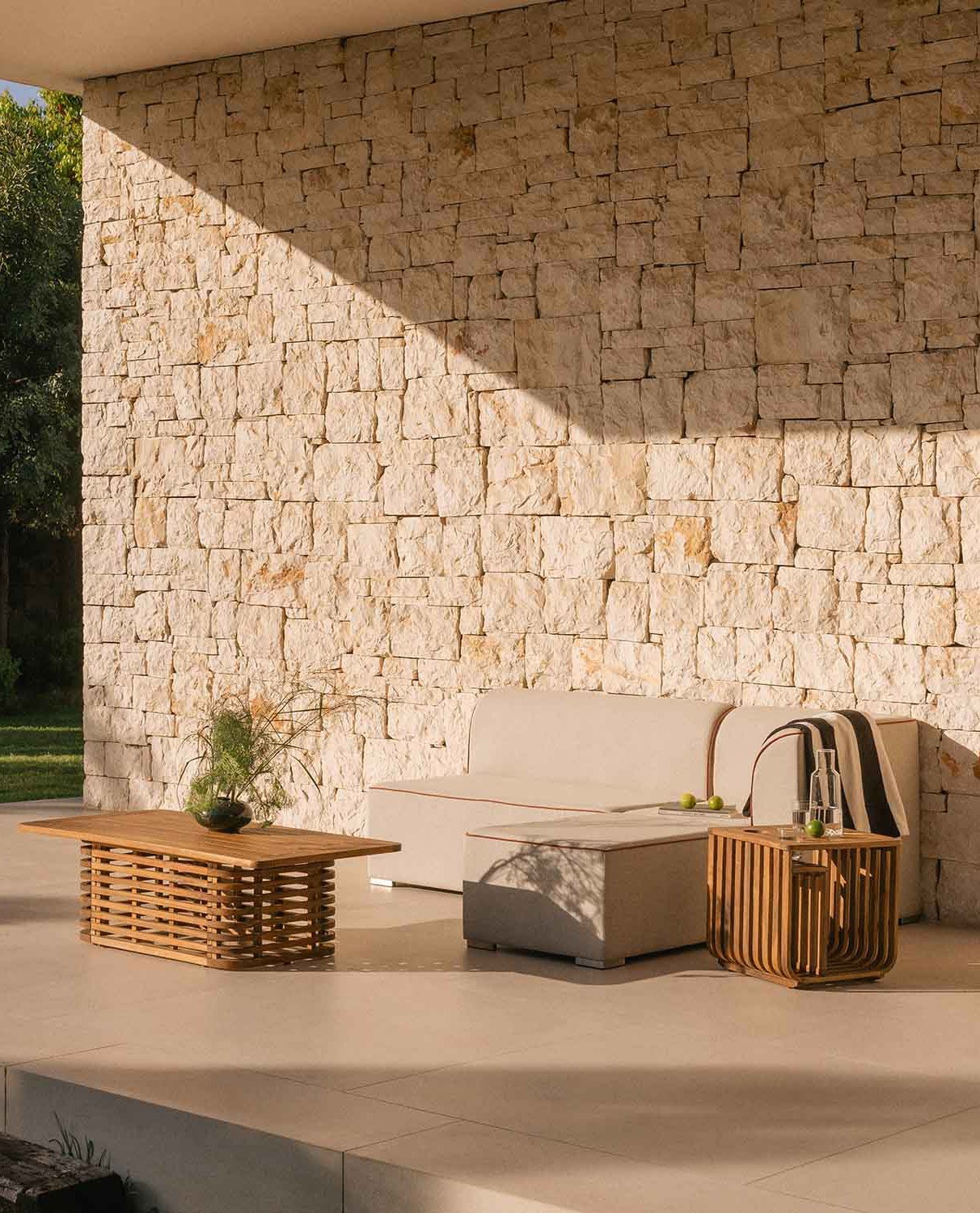 Modulares Gartensofa 2-teilig, 2-Sitzer-Sofa und Ecksofa mit Stoff-Pouf Lagos, Galeriebild 2