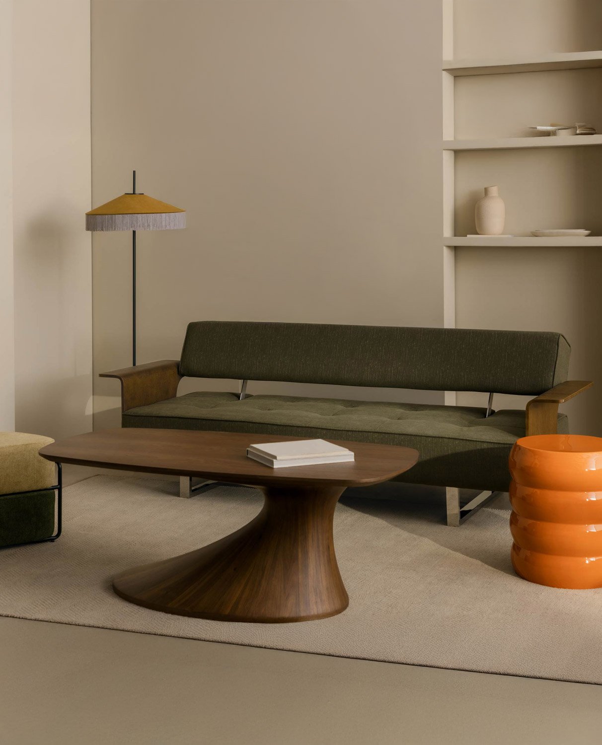 Neue 3-Sitzer-Schlafsofa 70S mit Armlehnen aus Holz und Stoff , Galeriebild 2