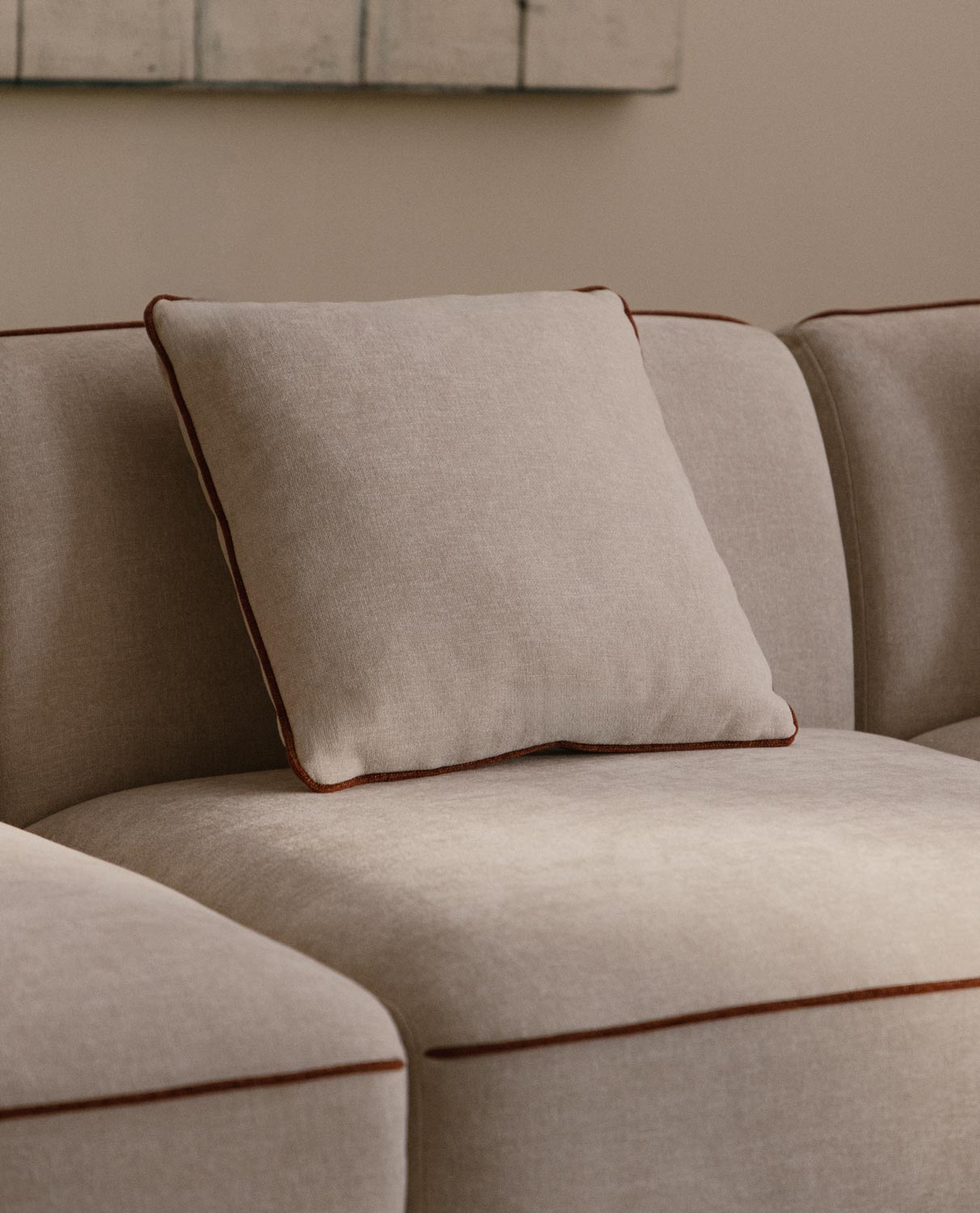 Modulares 3-teiliges Chaiselongue-Sofa mit 2 Sesseln und rundem Ilham-Stoffhocker, Galeriebild 2