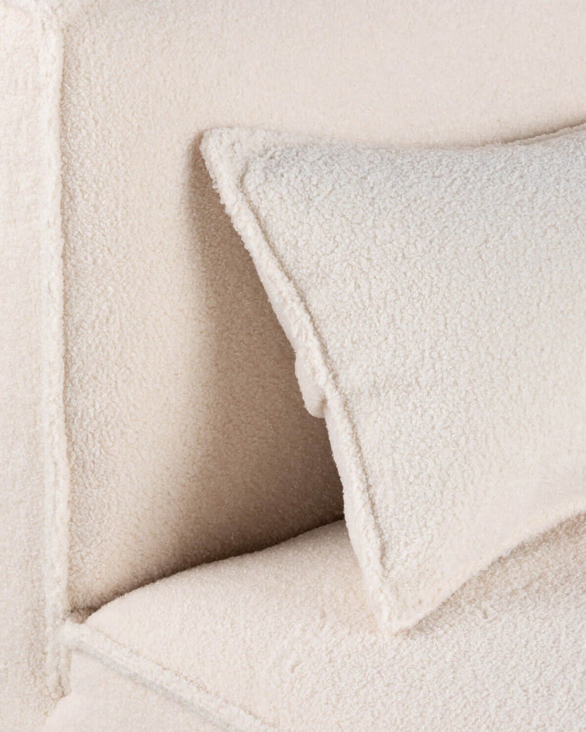 Modulares Sofa 2-Teilig mit Pouf aus Bouclé Stoff Kilhe, Galeriebild 7