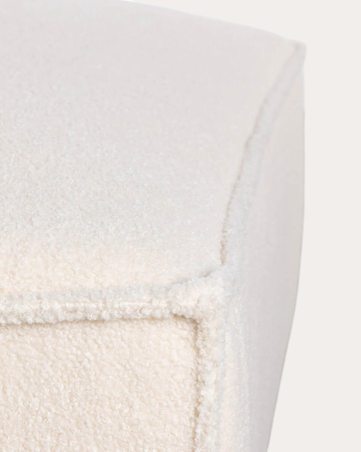 Modulares Ecksofa mit Pouf aus Bouclé Stoff Kilhe, Galeriebild 7