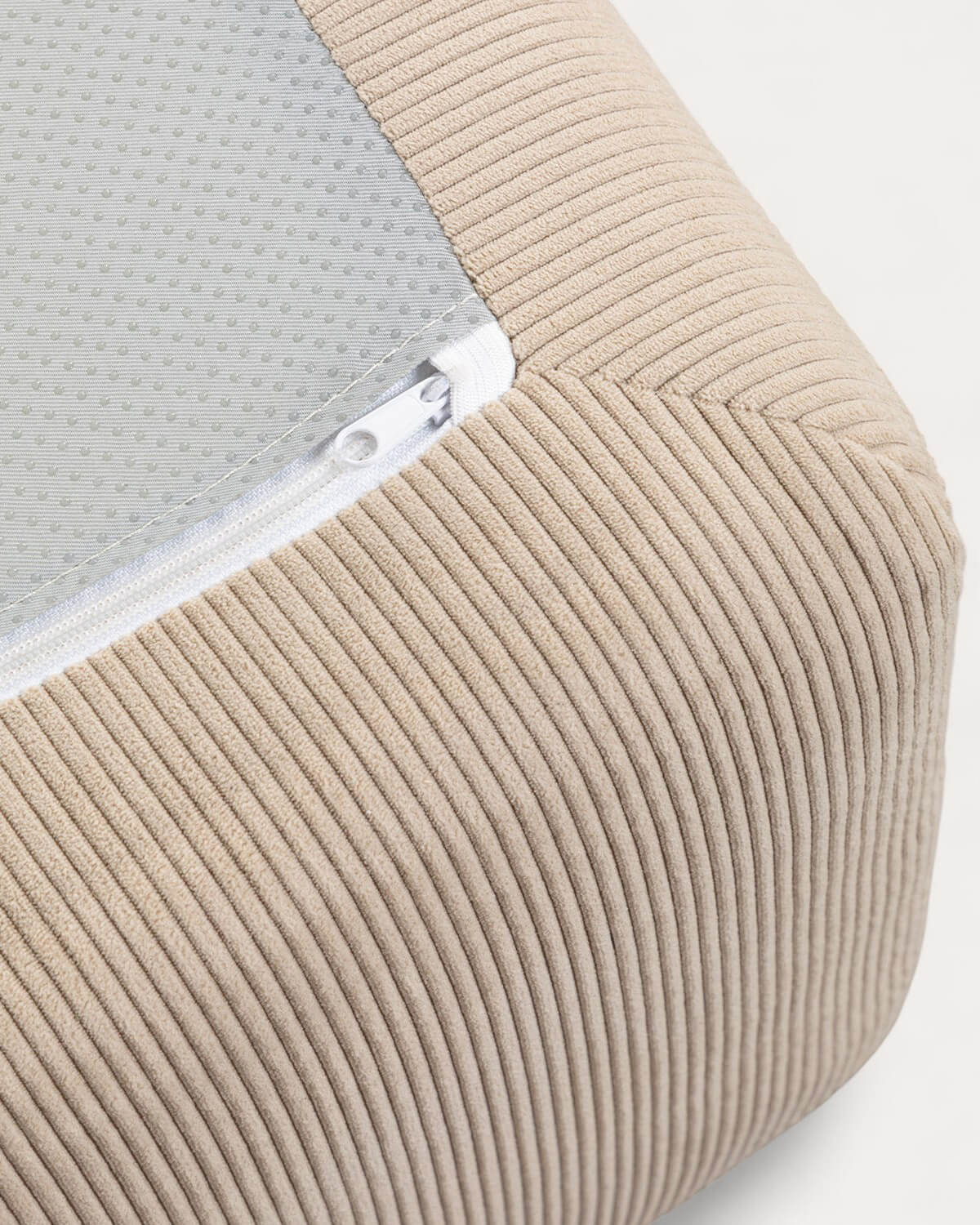 Vakuumverpackter Kordsamt-Pouf Grecia, Galeriebild 4