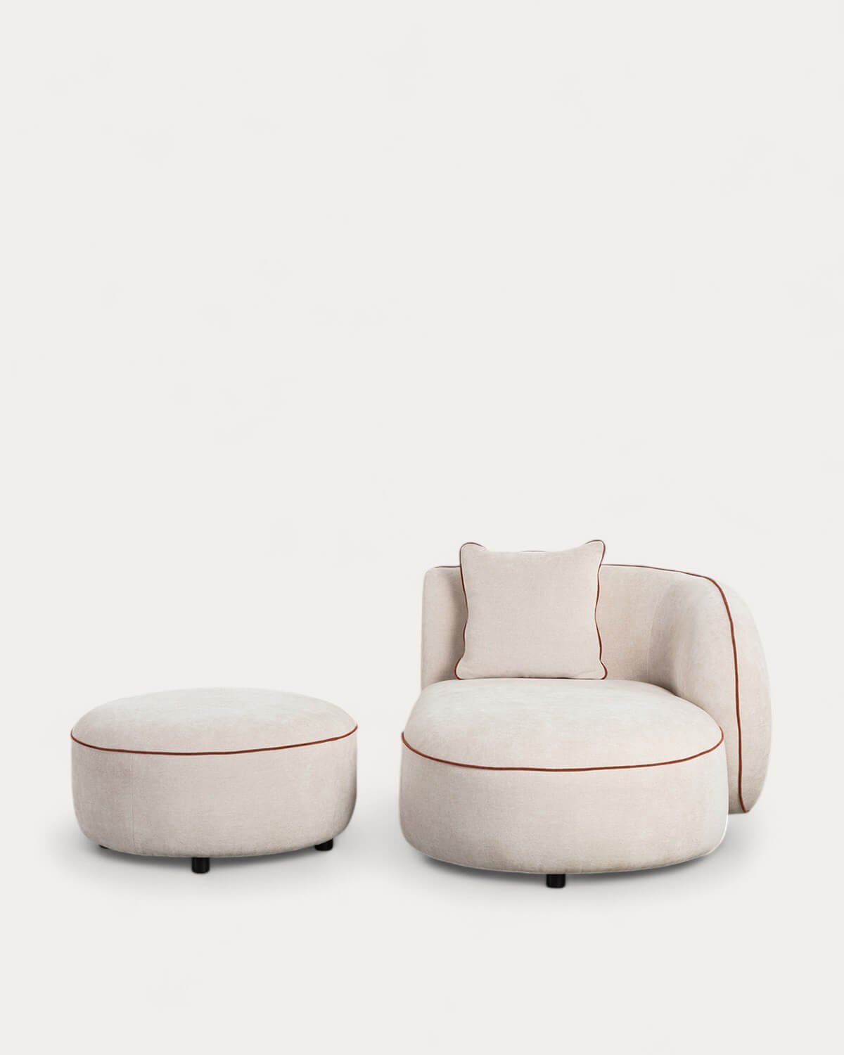Runde Chaiselongue aus Ilham-Stoff mit Puff