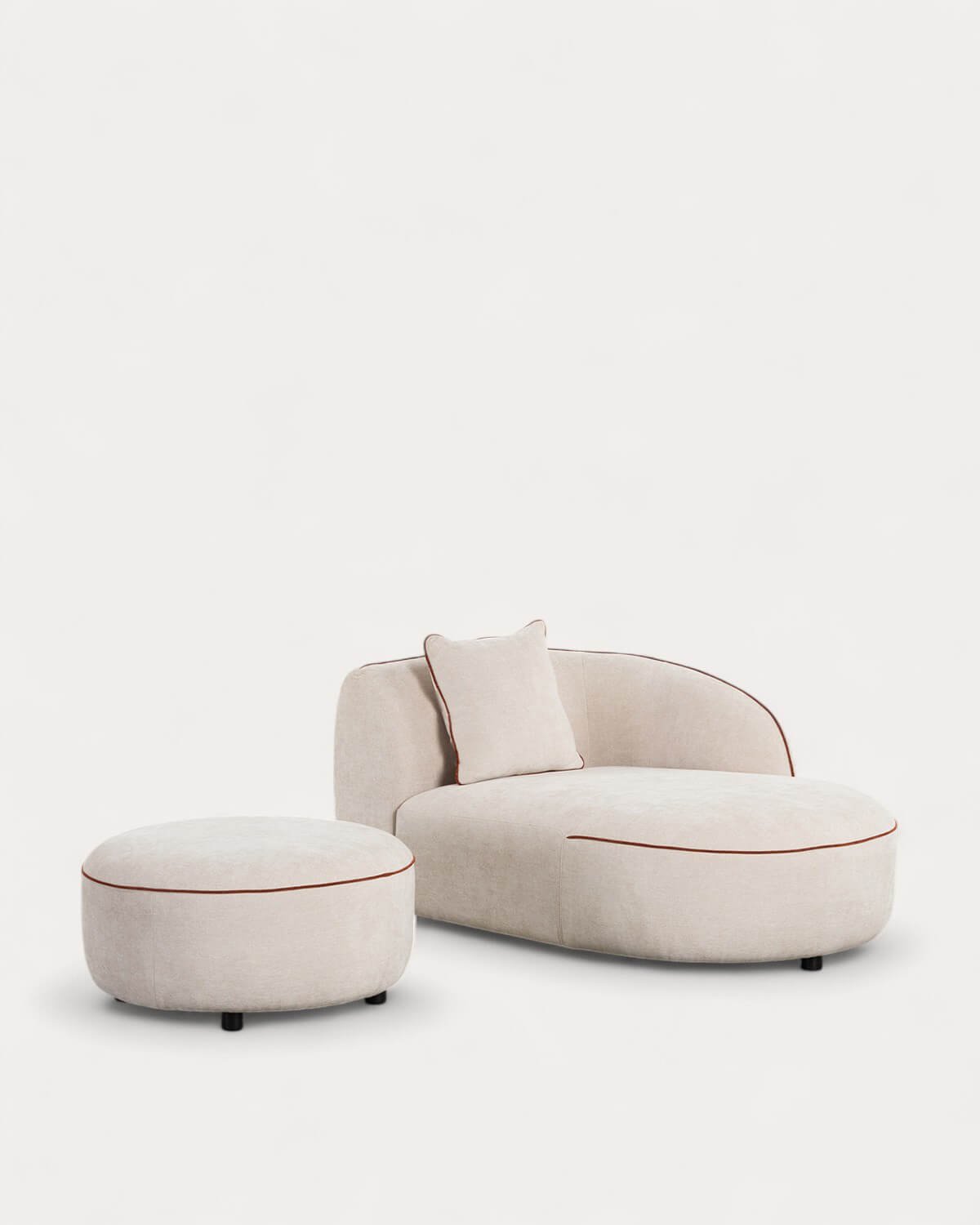 Runde Chaiselongue aus Ilham-Stoff mit Puff, Galeriebild 1
