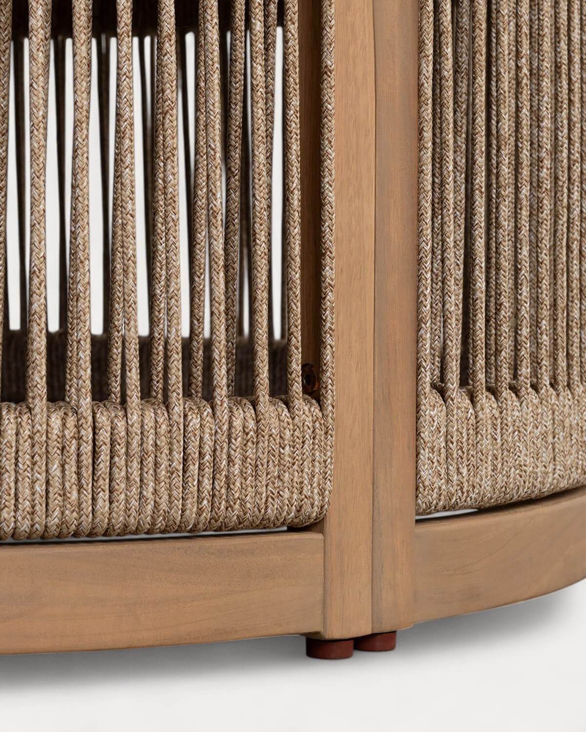 Runder Couchtisch aus Akazienholz für den Außenbereich (Ø80 cm) Mares, Galeriebild 4