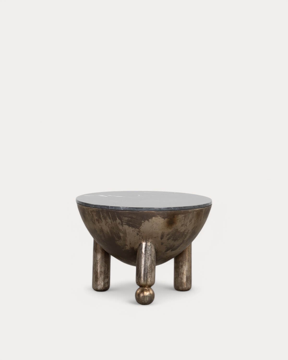 Runder Couchtisch aus Marmor und Metall mit Stauraum (Ø60 cm) Lefti, Galeriebild 1