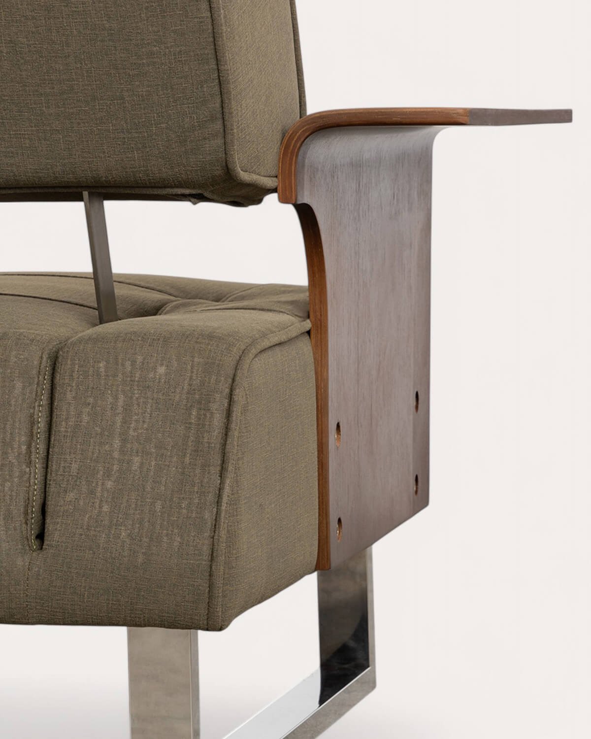 Packung mit 2 Liegen mit Holz- und Stoffarmlehnen 70S Jahre, Galeriebild 6