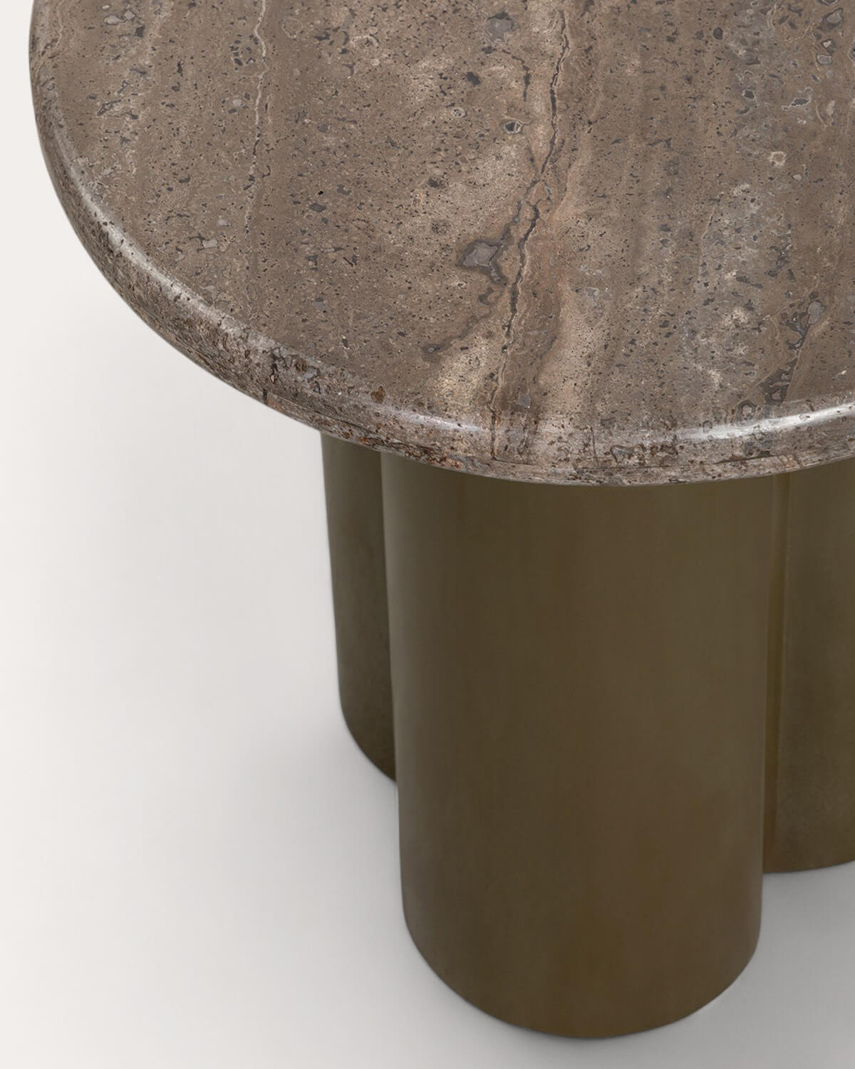 Runder Beistelltisch aus Travertin-Marmor und Metall (Ø40 cm) Trébolo, Galeriebild 4512085