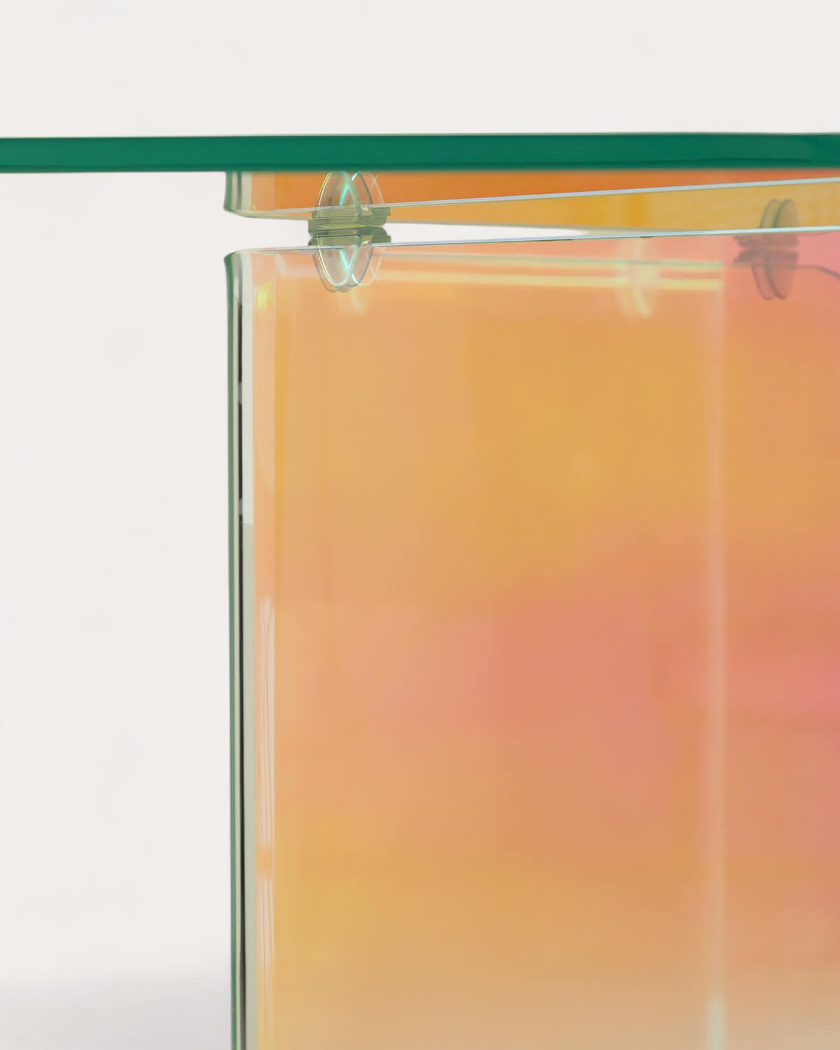 Ovaler Esstisch aus Schillerndem gehärtetem Glas (200x90 cm) Iris, Galeriebild 7