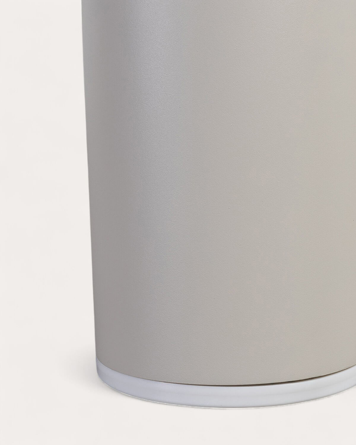 Ovaler Gartentisch aus Aluminium und Teakholz (240x120 cm) Cheryl, Galeriebild 8