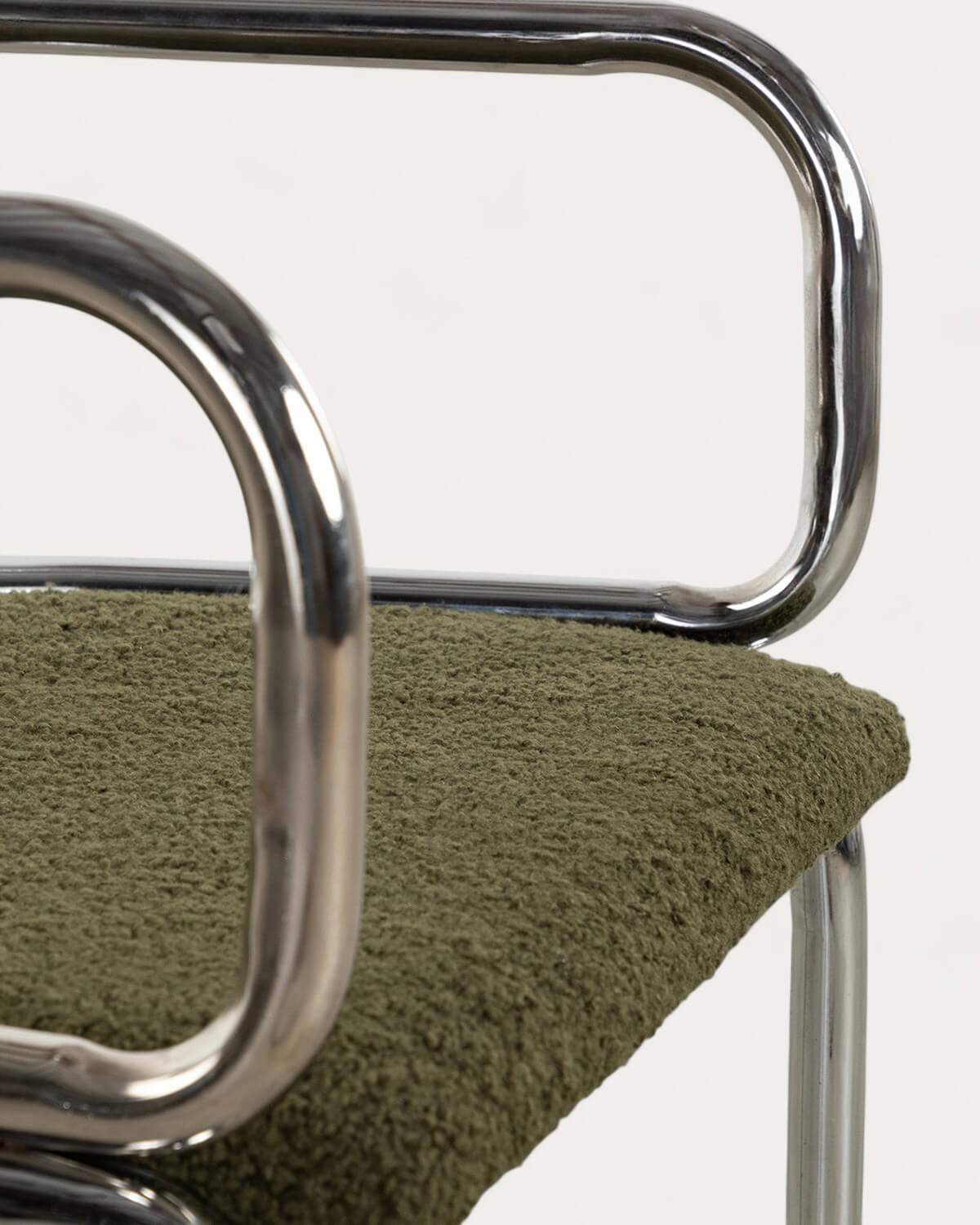 Esszimmerstuhl mit Bouclé-Stoff und Holzarmlehnen Teba, Galeriebild 8