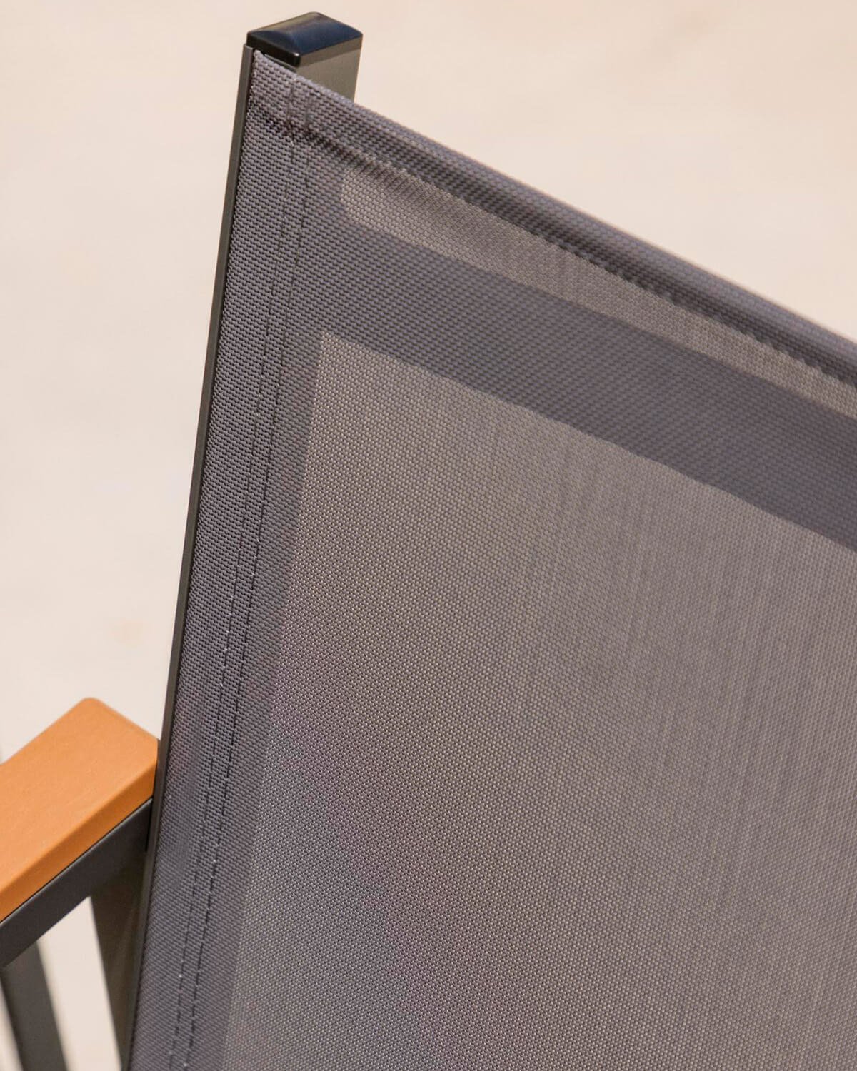 Hoher Aluminium-Hocker für Draußen (74,5 cm) Korce  , Galeriebild 3