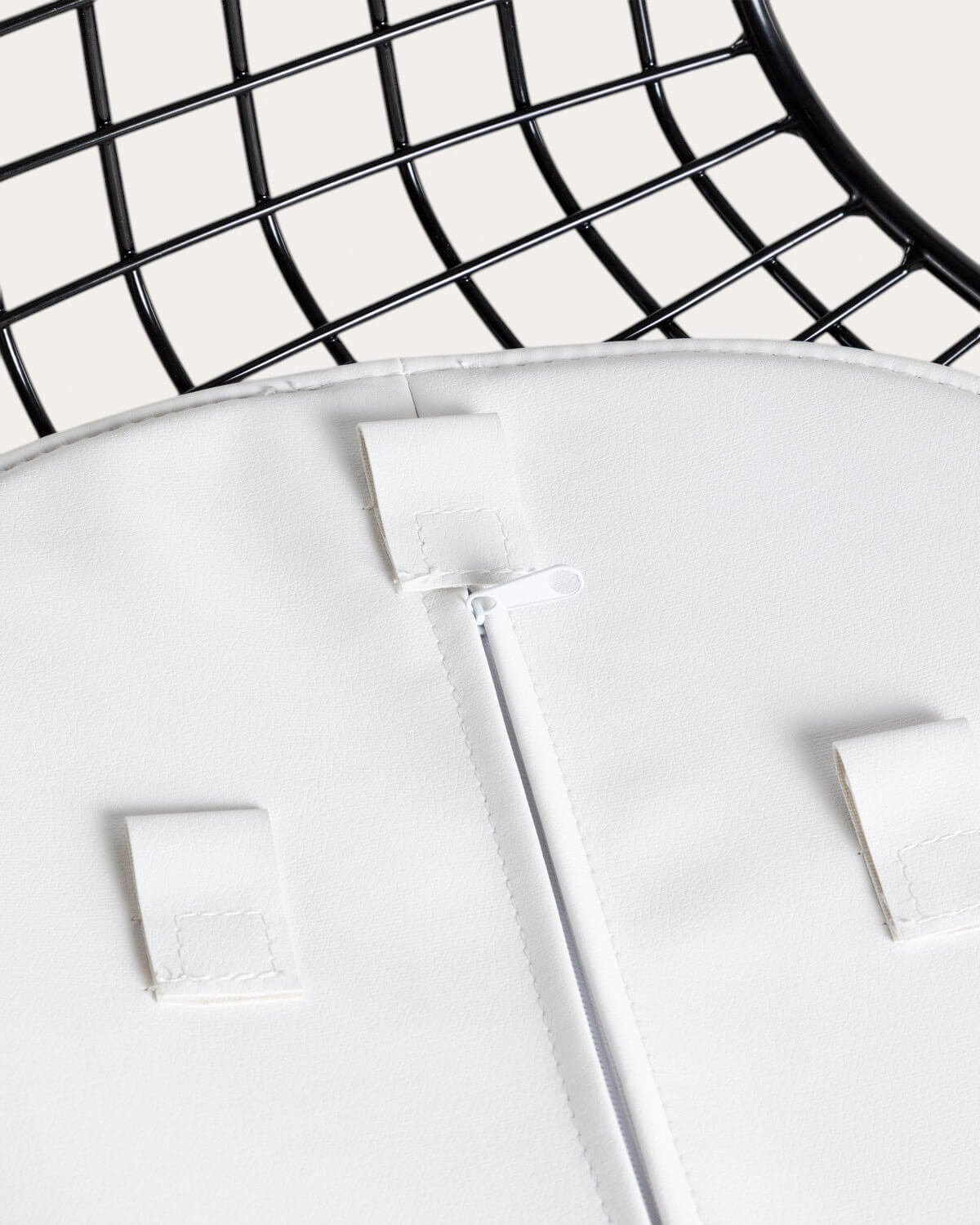 Aras Metall-Esszimmerstuhl mit niedriger Rückenlehne, Galeriebild 7