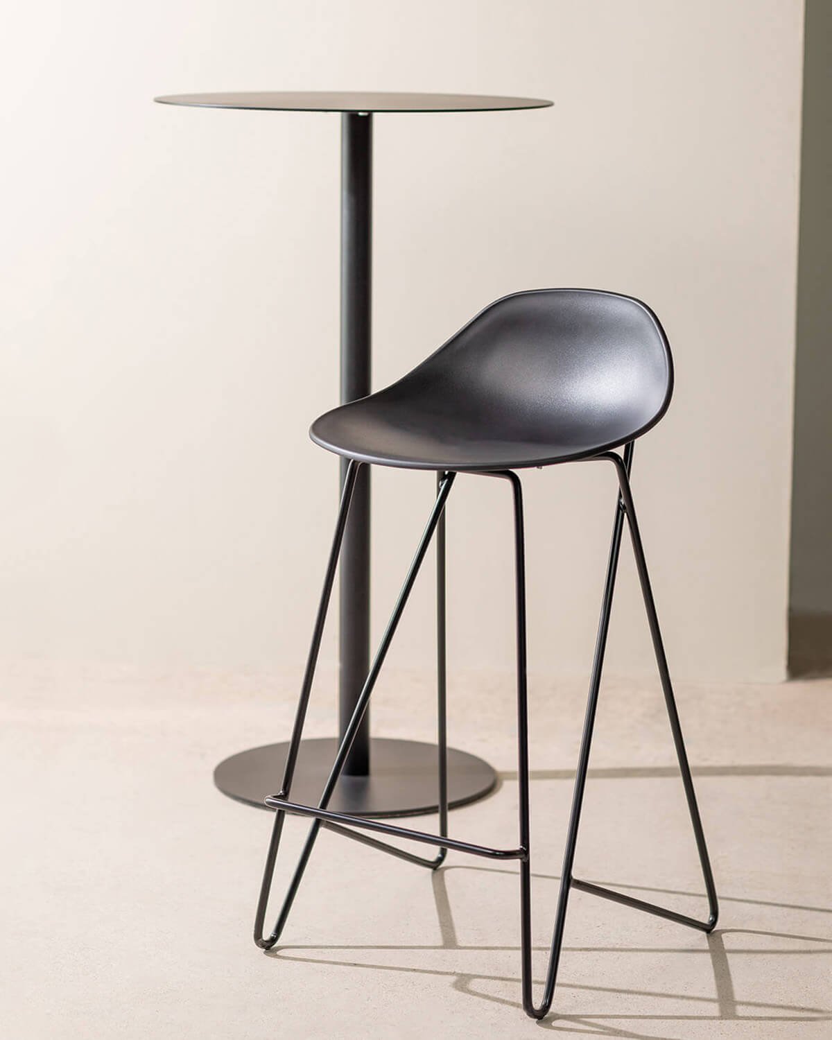 2er-Pack hohe Designer-Hocker aus Polypropylen und Metall (67 cm) Paris, Galeriebild 2